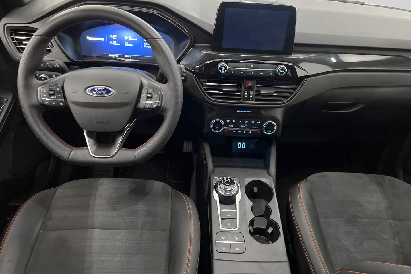 Ford Kuga Plug-In Hybrid 225hk ST-Line B&O B-kamera Keyless