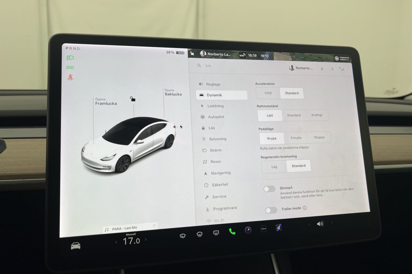 Tesla Model 3 Standrad Range Plus 258hk Autopilot Svensksåld