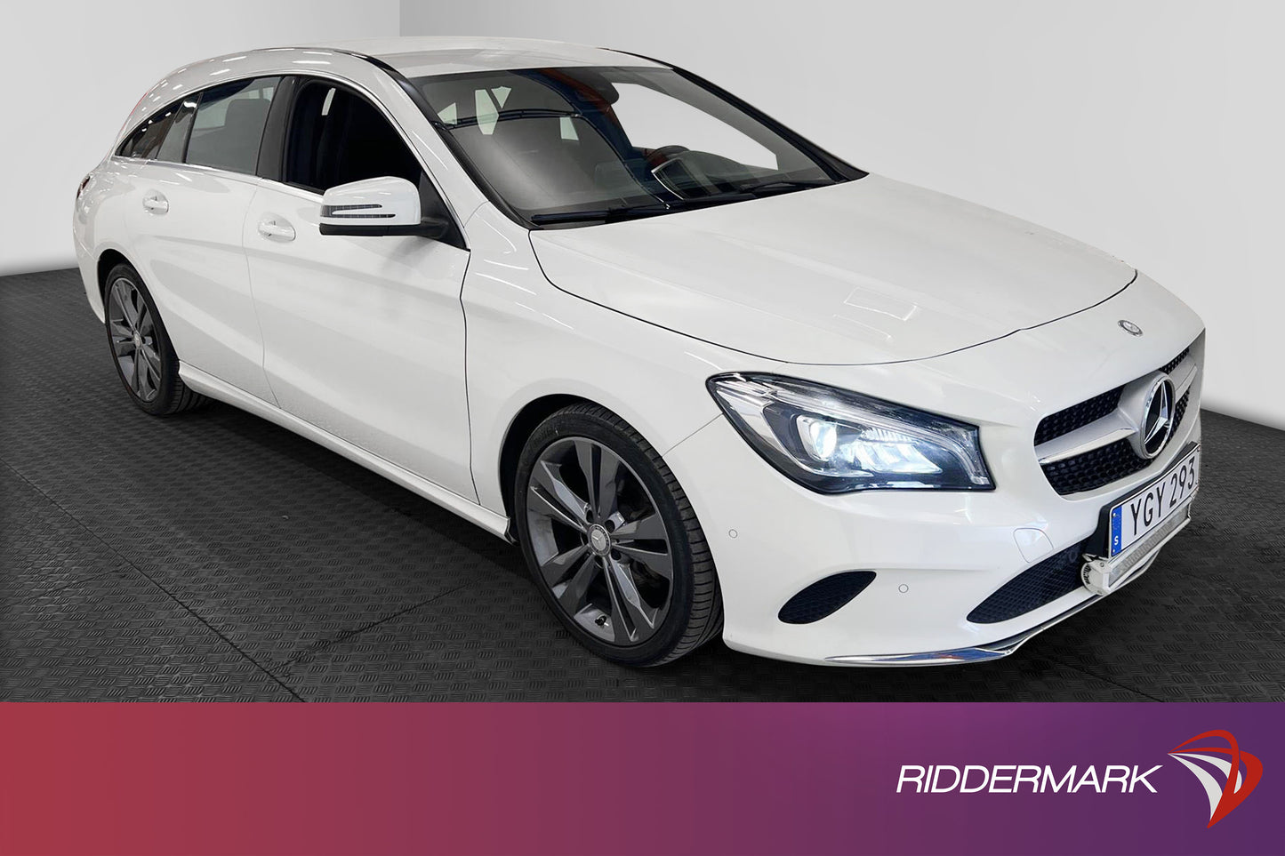 Mercedes-Benz CLA 200 d 4M 136hk AMG Halvskinn B-kamera