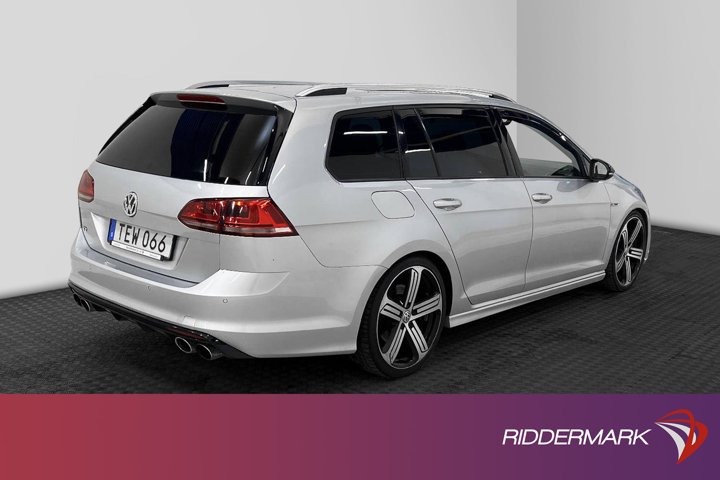 Volkswagen Golf R 2.0 4M 300hk  Pano Carplay Dynaudio B-Kam