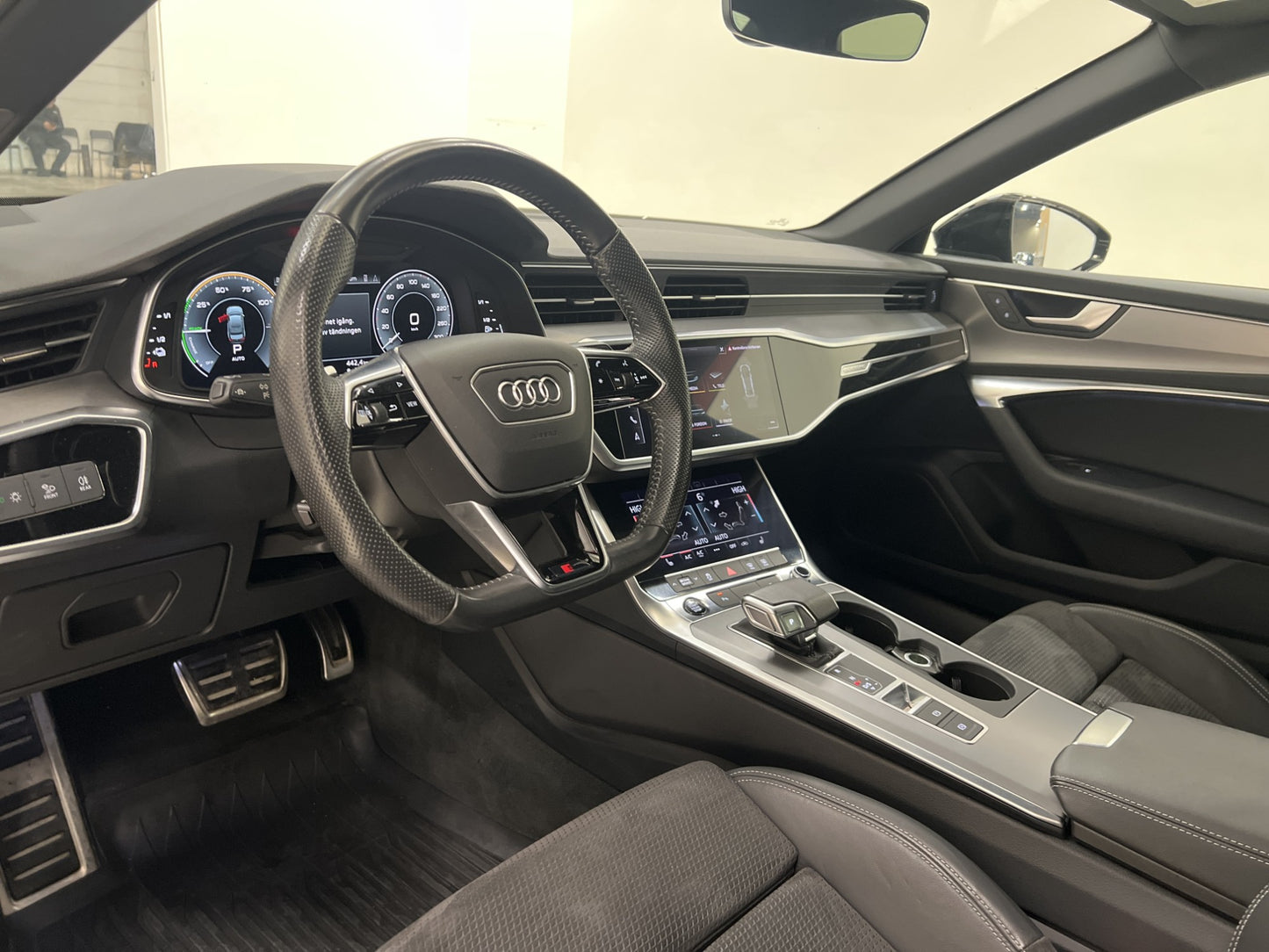 Audi A6 Sedan 55 TFSI e Q 367hk S-Line Cockpit Matrix Drag