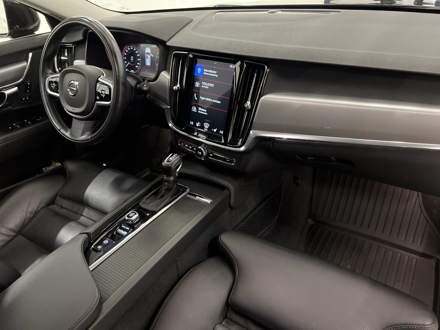 Volvo V90 T4 190hk Advc Edtn VOC B-värme Skinn Rattvärme