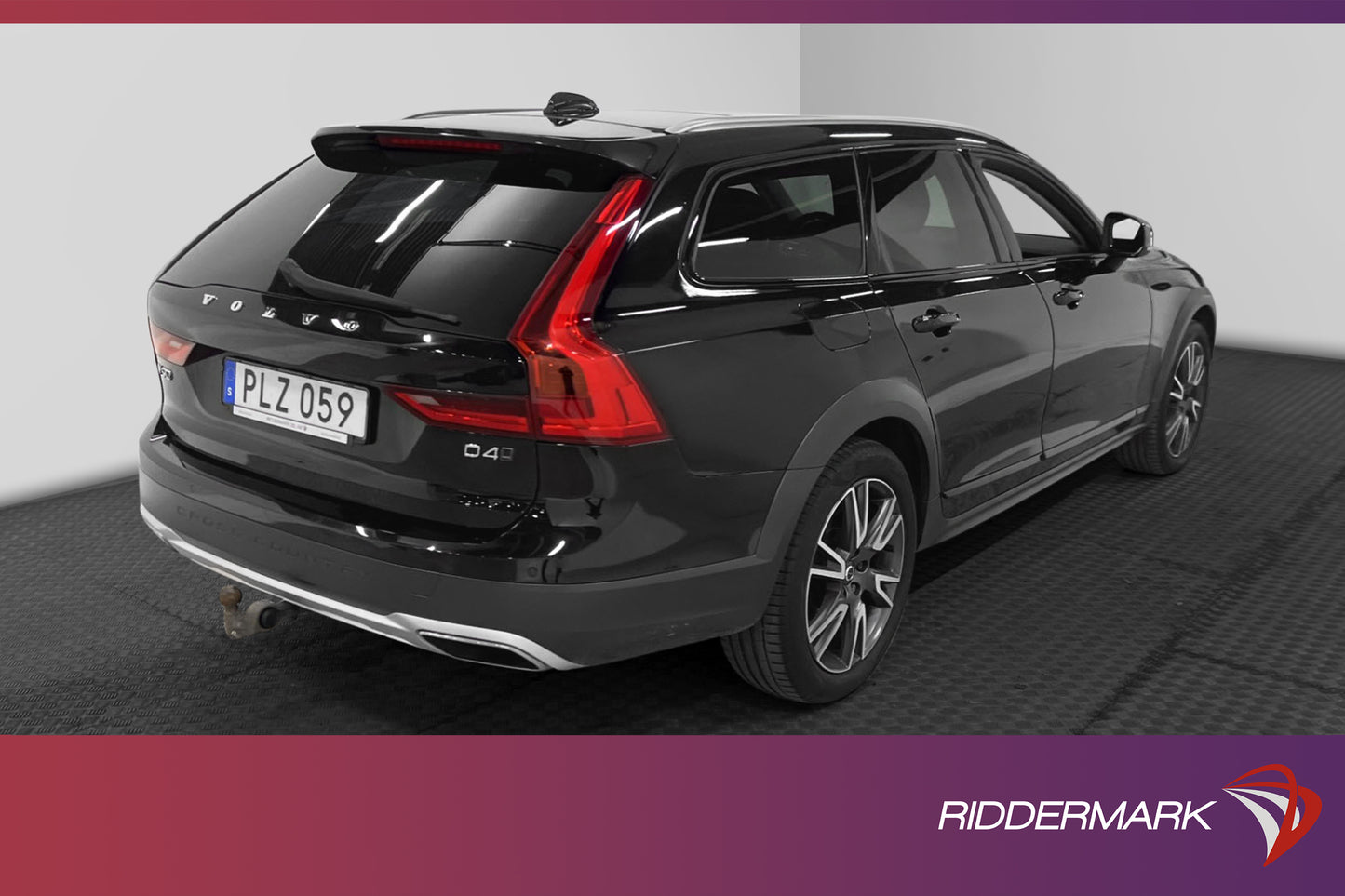 Volvo V90 Cross Country D4 AWD Pro D-Värm VOC Pano HUD Skinn