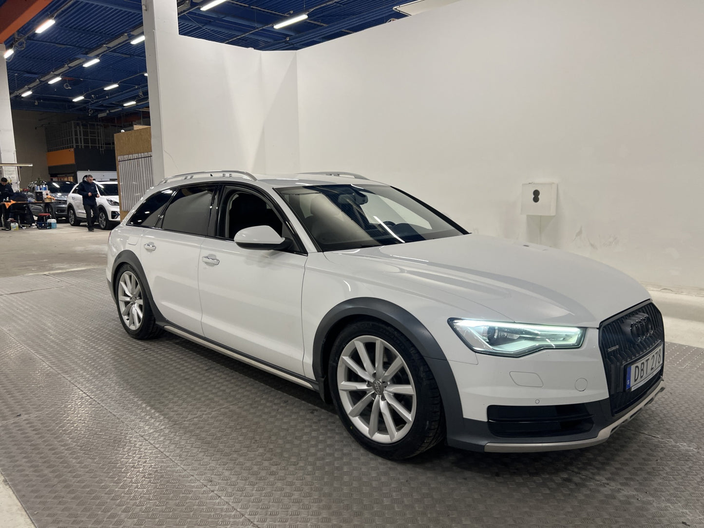 Audi A6 Quattro Allroad 3.0 TDI V6 218hk D-värm Drag S-Line