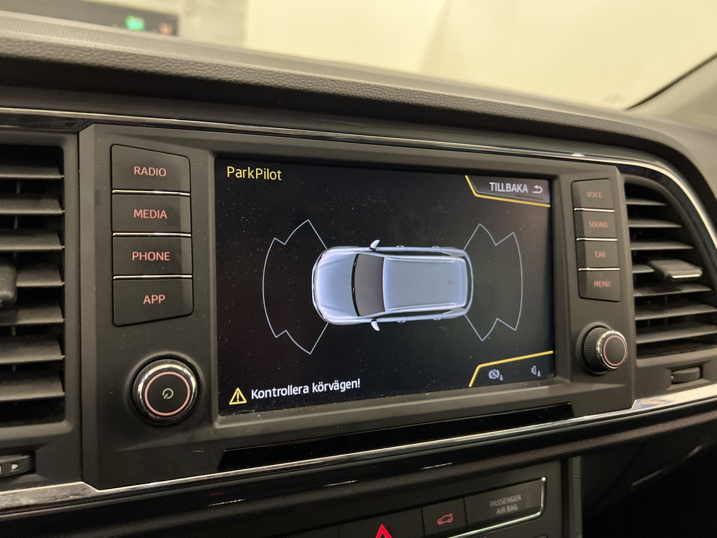 SEAT Ateca 1.0 TSI 115hk Style Värmare CarPlay Sensorer Drag