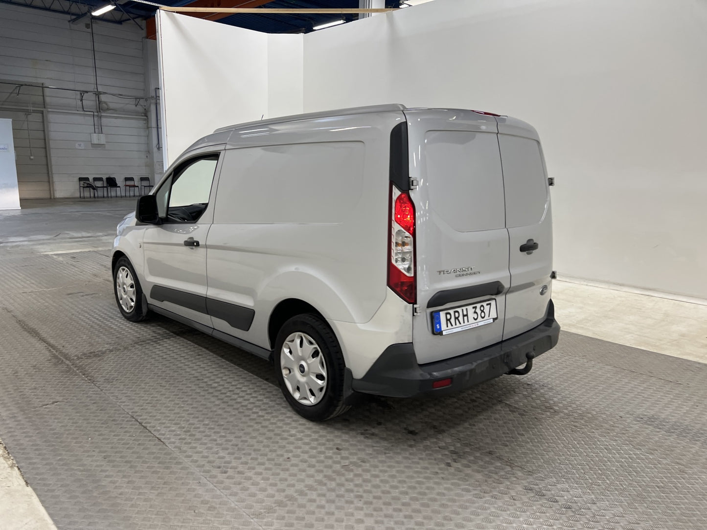 Ford Transit Connect 100hk Värmare Drag B-Kamera Nyservad