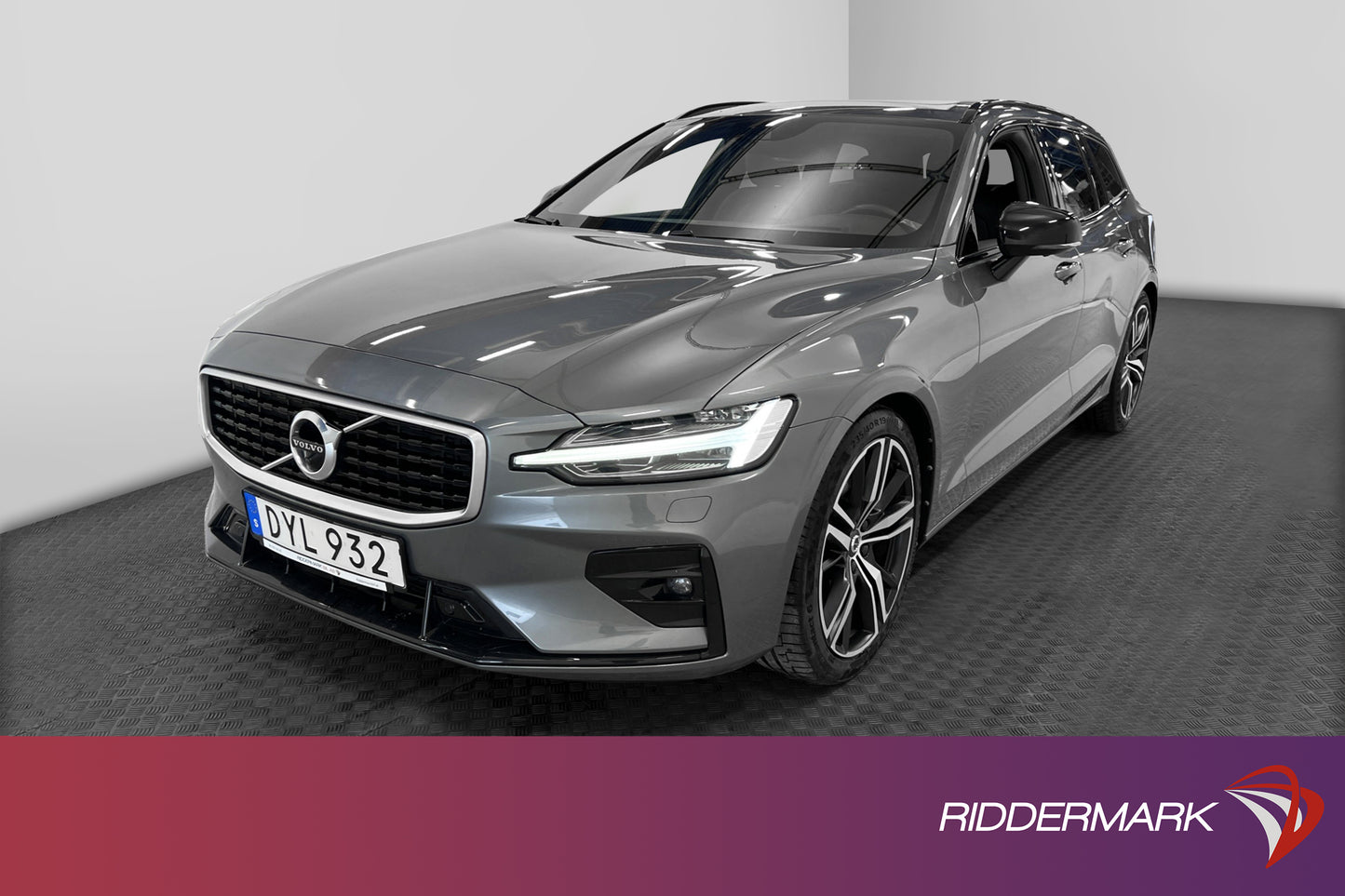 Volvo V60 T5 250hk R-Design VOC Värm Pano H/K HUD 360° BLIS