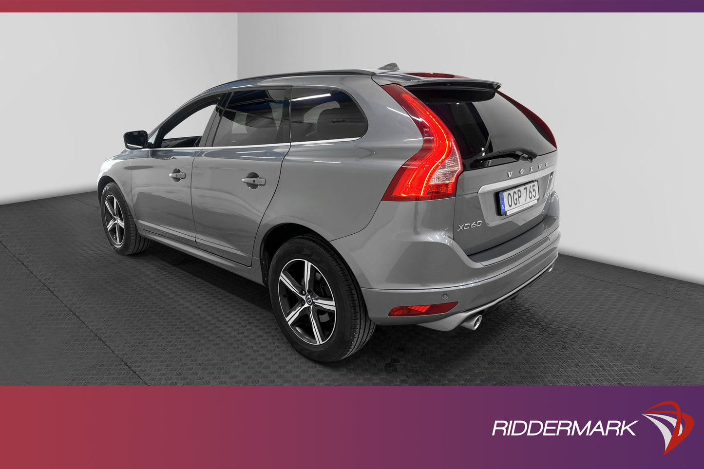 Volvo XC60 D4 AWD R-Design Pano B-kamera Navi D-värm VOC