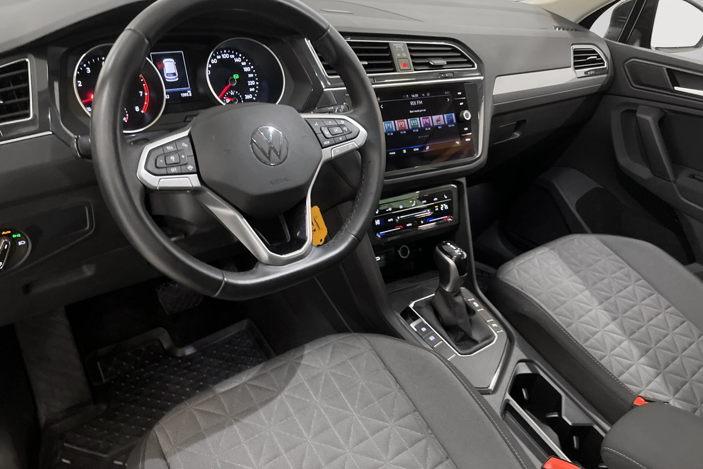 Volkswagen Tiguan 1.5 150hk Comfort B-kamera CarPlay MOMS