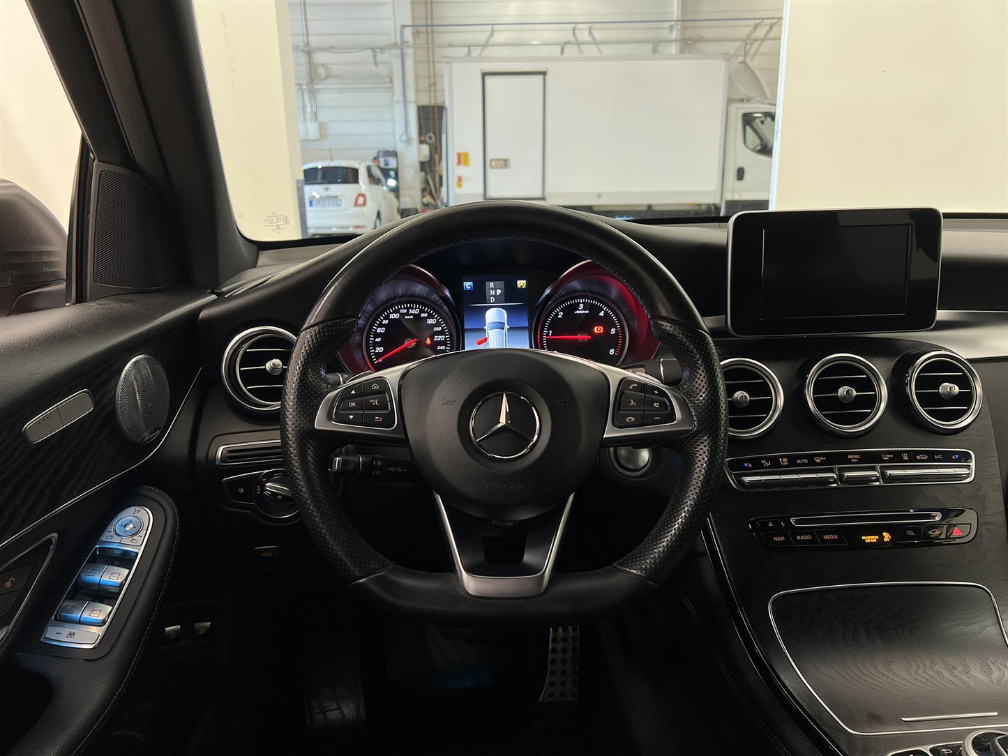 Mercedes-Benz GLC 220 d 4M 9G D-värmare Navi Burmester Drag