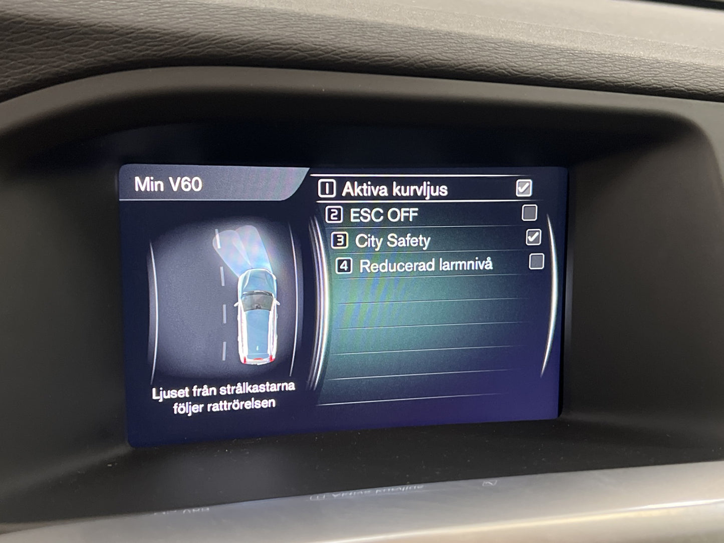 Volvo V60 D5 Plug-in AWD Momentum VOC Värmare Drag Välservad