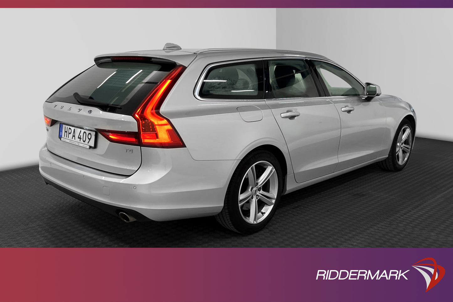 Volvo V90 T4 190hk Momentum Advc Edn B-värme VOC Keyless