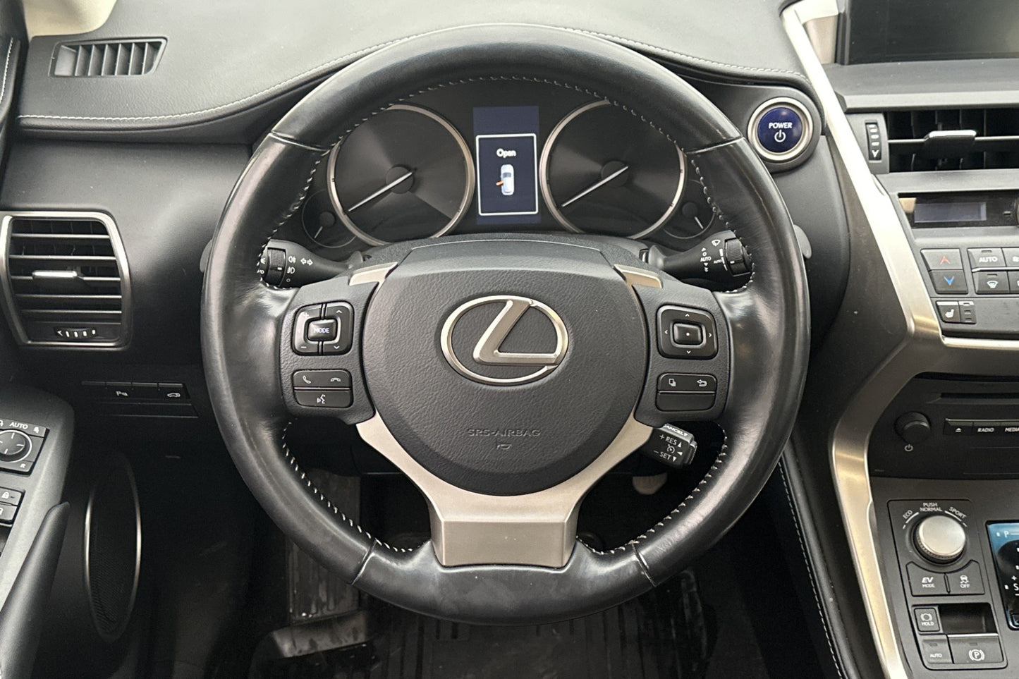 Lexus NX 300h 2.5 E-CVT 197hk AWD B-Kamera Skinn Drag