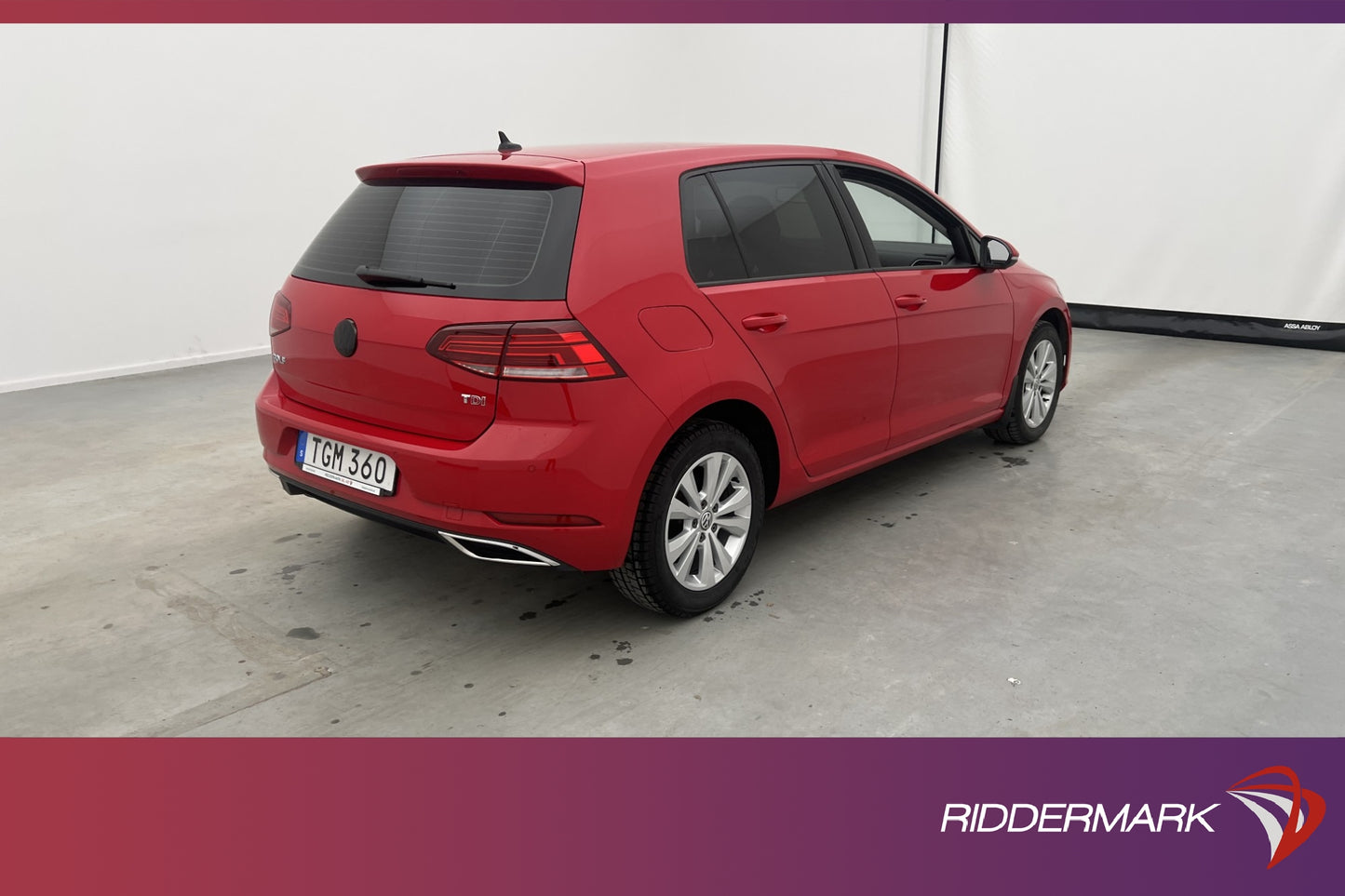 Volkswagen Golf 1.6 TDI 115hk Style Sensorer CarPlay Välserv