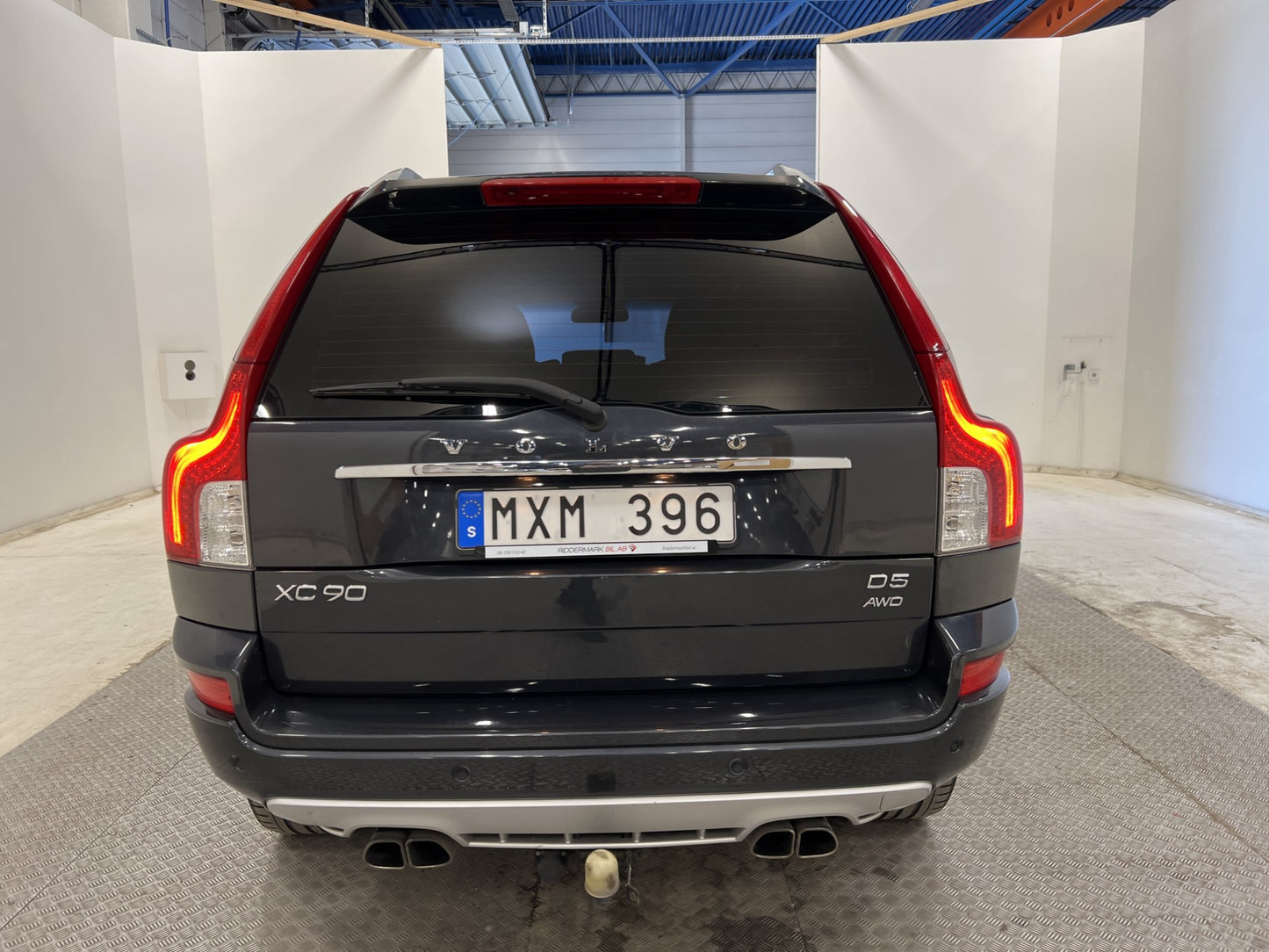 Volvo XC90 D5 AWD 200hk 7-Sits R-Design Skinn Drag