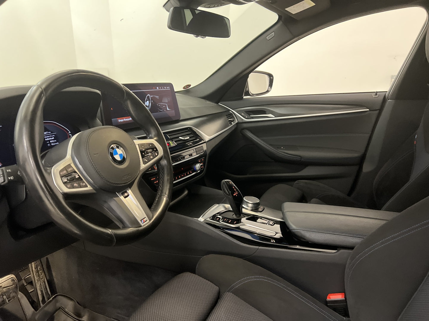 BMW 520d 190hk xDrive  M-Sport D-Värmare Cockpit B-Kamera