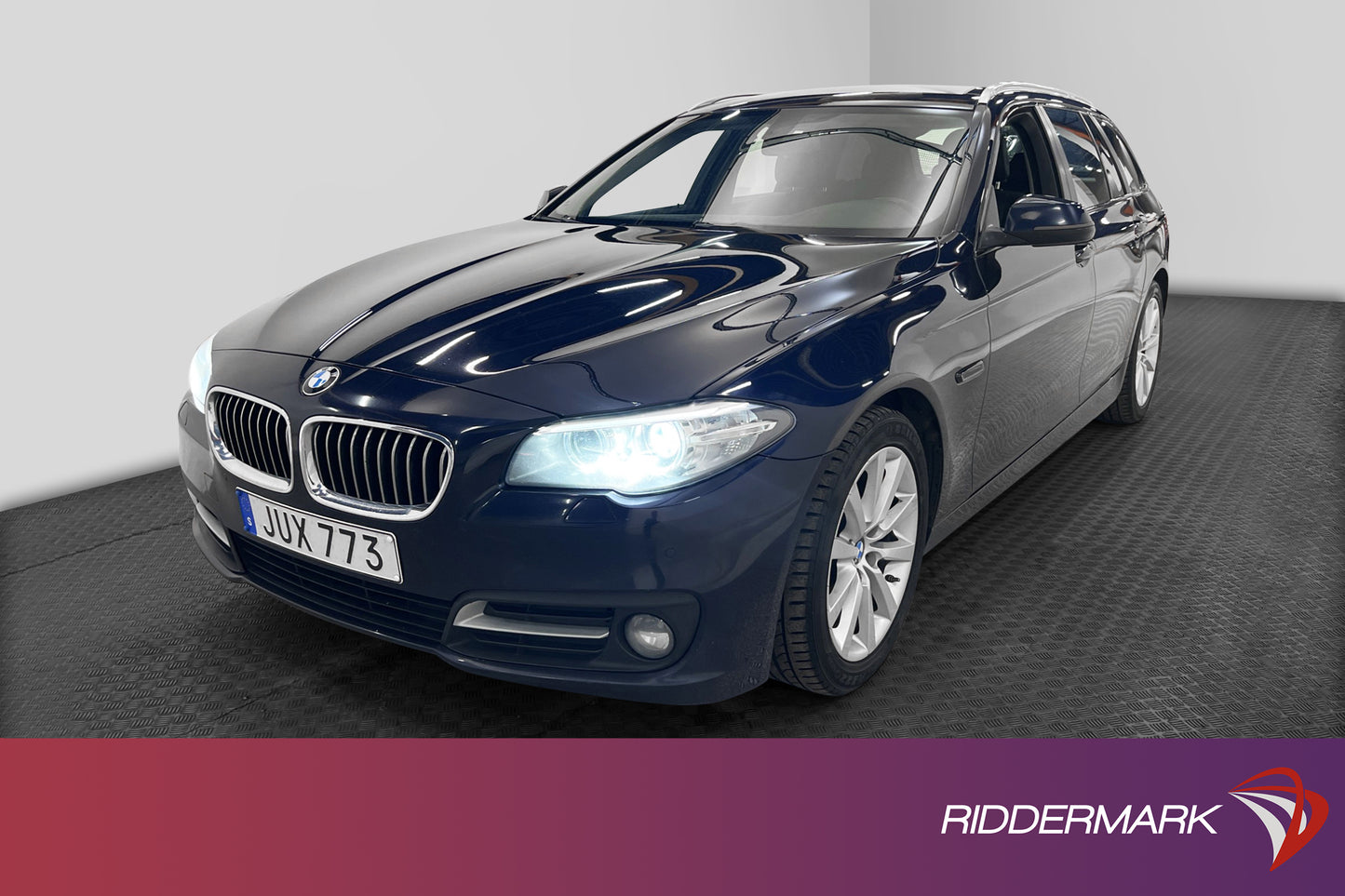 BMW 520 d xDrive Touring 190hk Navi Drag Skinn Sensorer