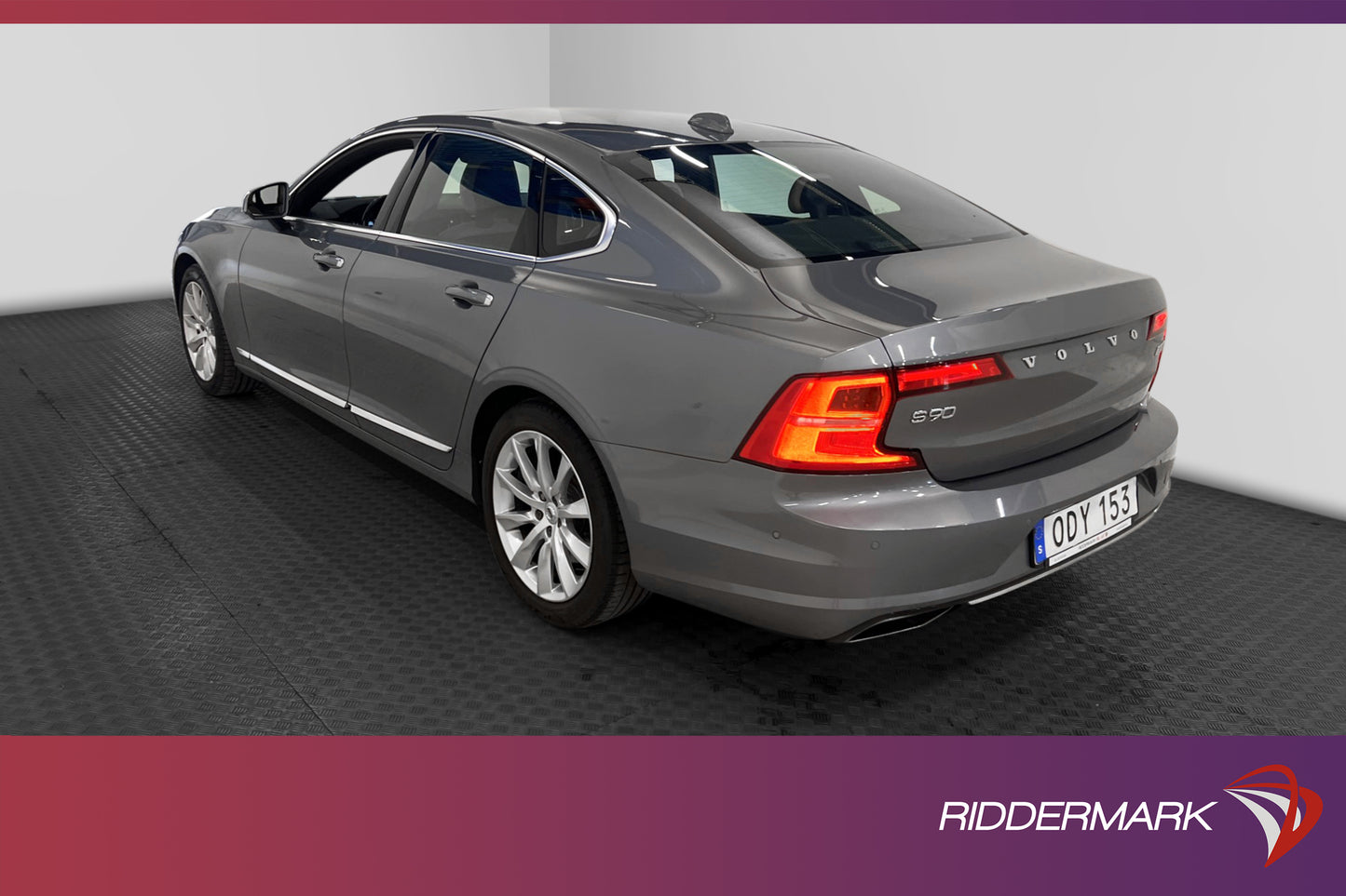 Volvo S90 D5 AWD 235 hk Inscription Pano Skinn BLIS B&W HUD