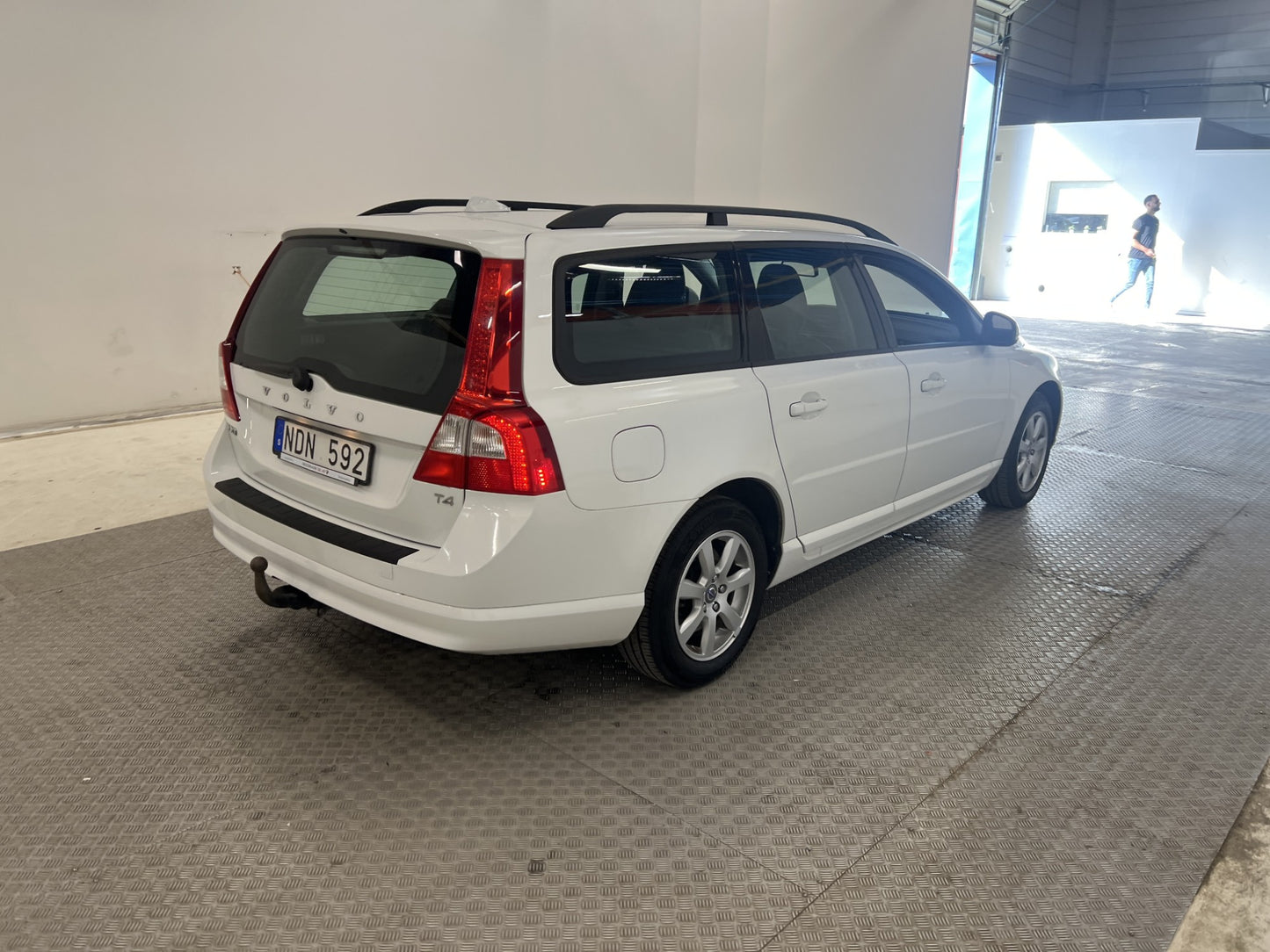 Volvo V70 T4 180hk Drag Halvskinn Nybesiktad