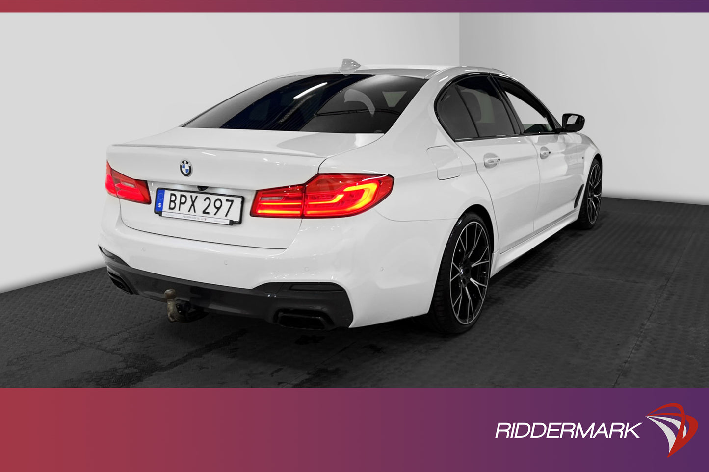 BMW M550 i xDrive 462hk Ultimate Edition Pano B&W HUD Drag