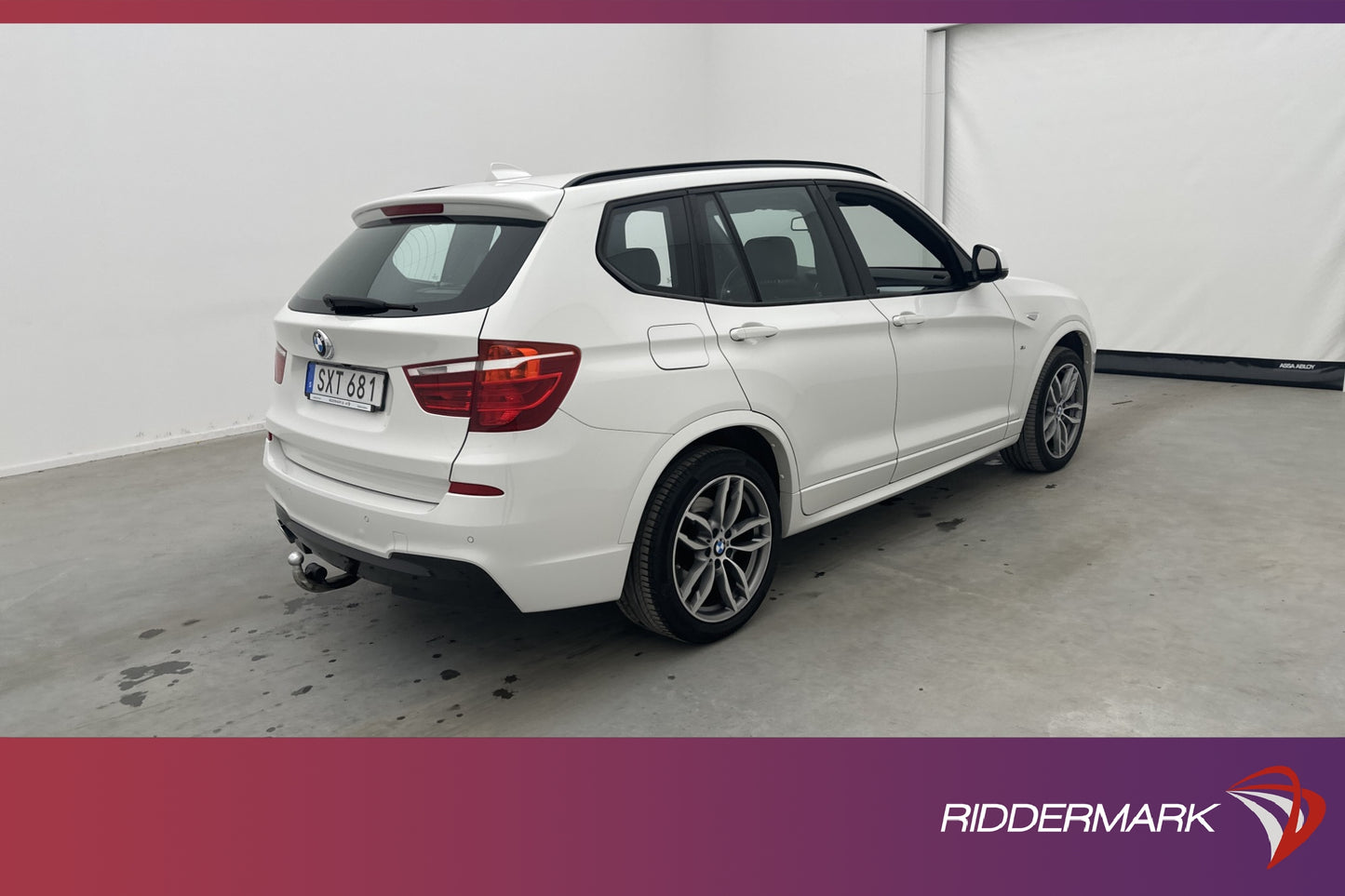 BMW X3 xDrive30d 258hk M Sport Värm Pano B-Kam HuD Navi Drag