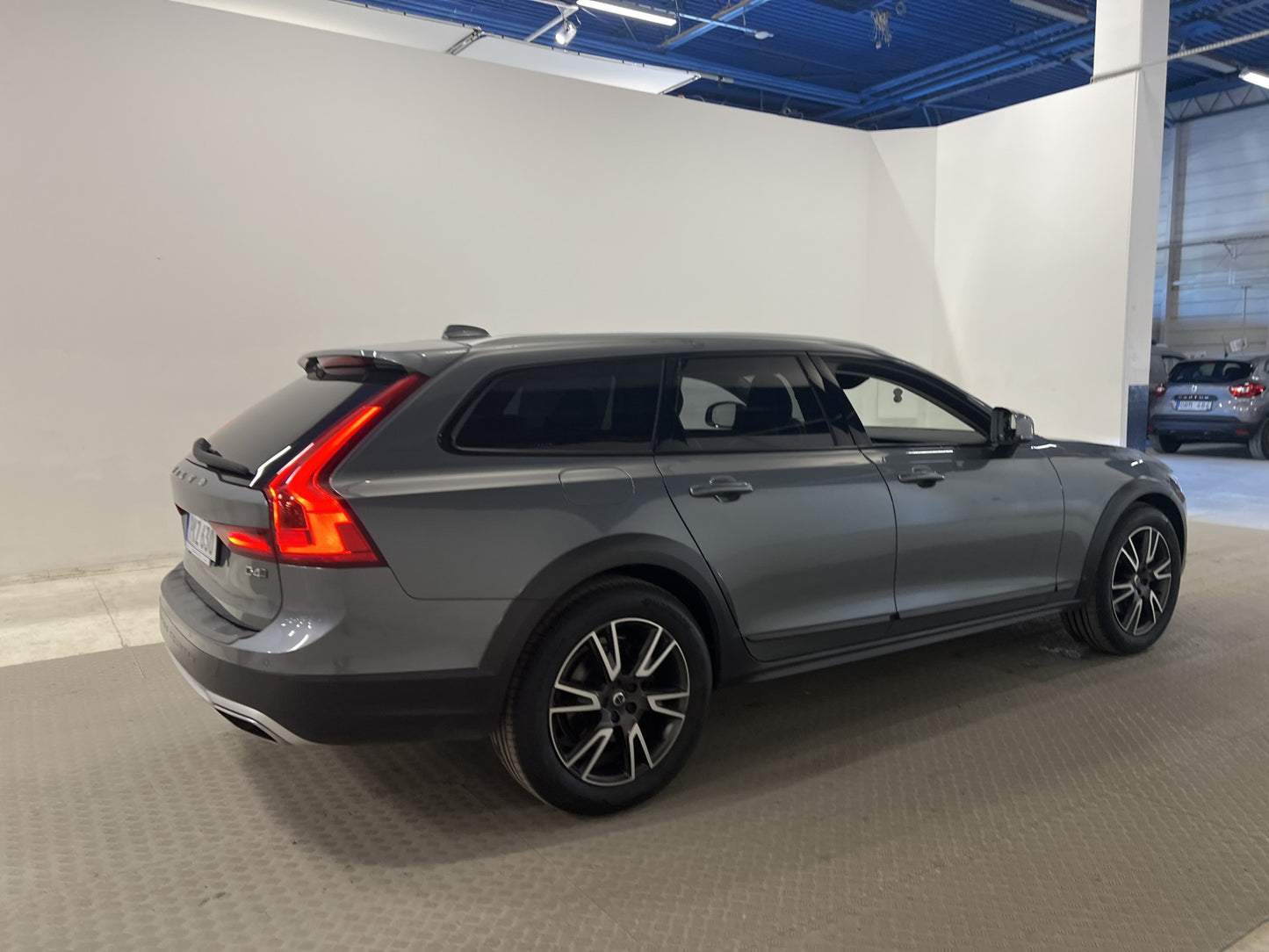 Volvo V90 Cross Country D4 AWD Inscription Pro VOC Värm 360°