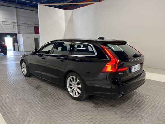 Volvo V90 T4 190hk Momentum VOC Värmare Navi P-sensorer