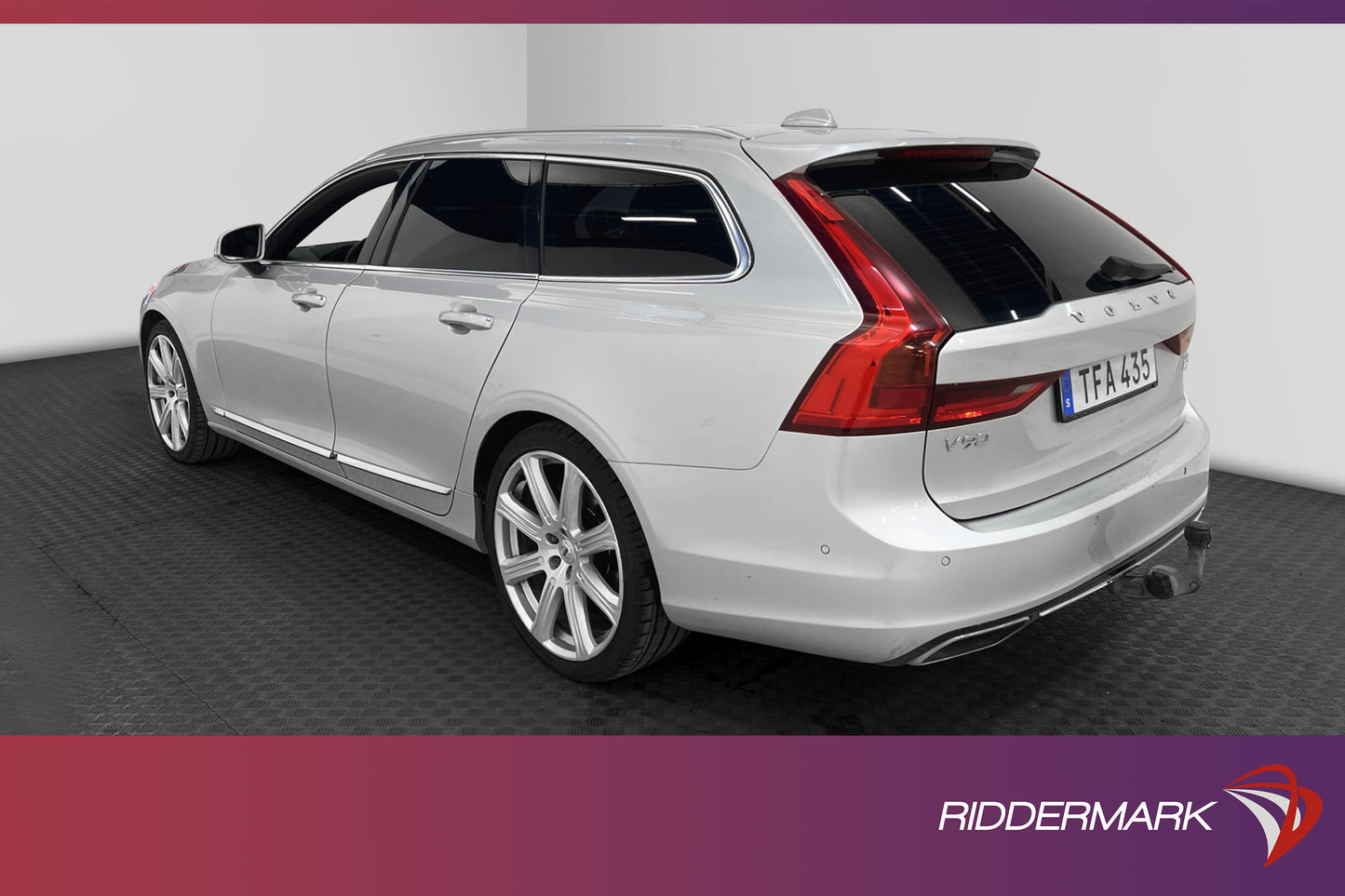 Volvo  Volvo V90 D5 AWD Inscription B&W Pano HUD 360° VOC