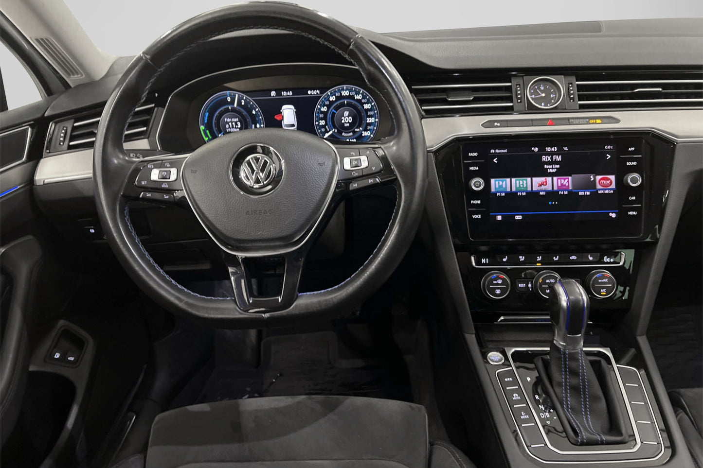 Volkswagen Passat GTE 218hk Pano Cockpit Kamera Carplay Drag