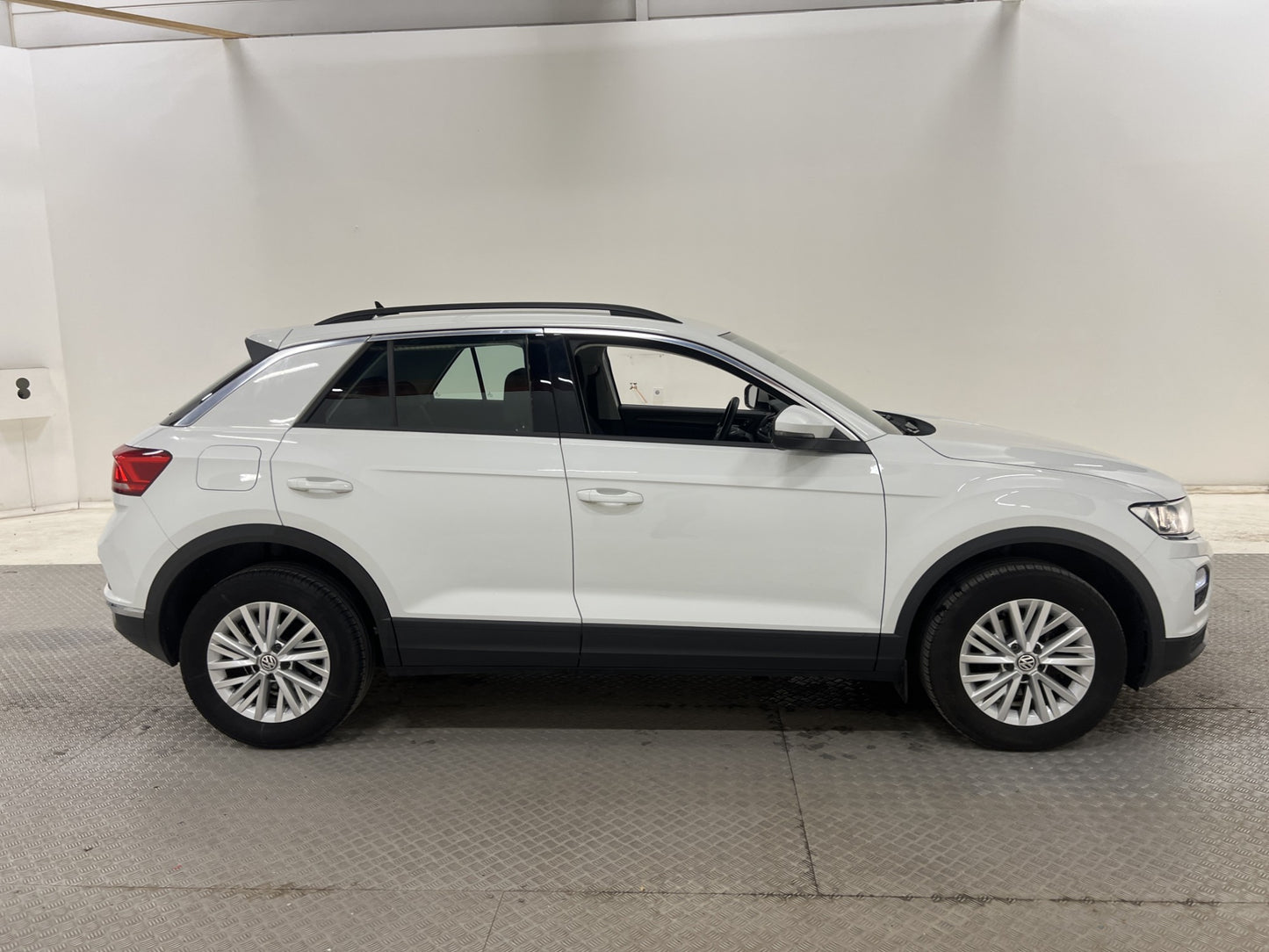 Volkswagen T-Roc 1.0 TSI 115hk Apple CarPlay Nyservad