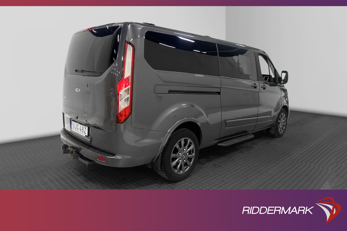 Ford Tourneo Custom Titanium Lång 185hk Värmare 8-Sits Moms