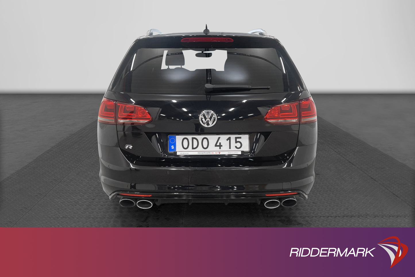 Volkswagen Golf SC R 2.0 4M DSG 300hk Pano Skinn Kamera Navi