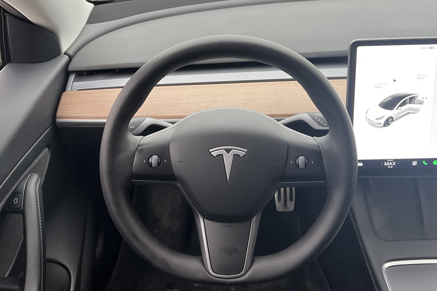 Tesla Model 3 Standrad Range Plus 325hk En-Brukare Autopilot