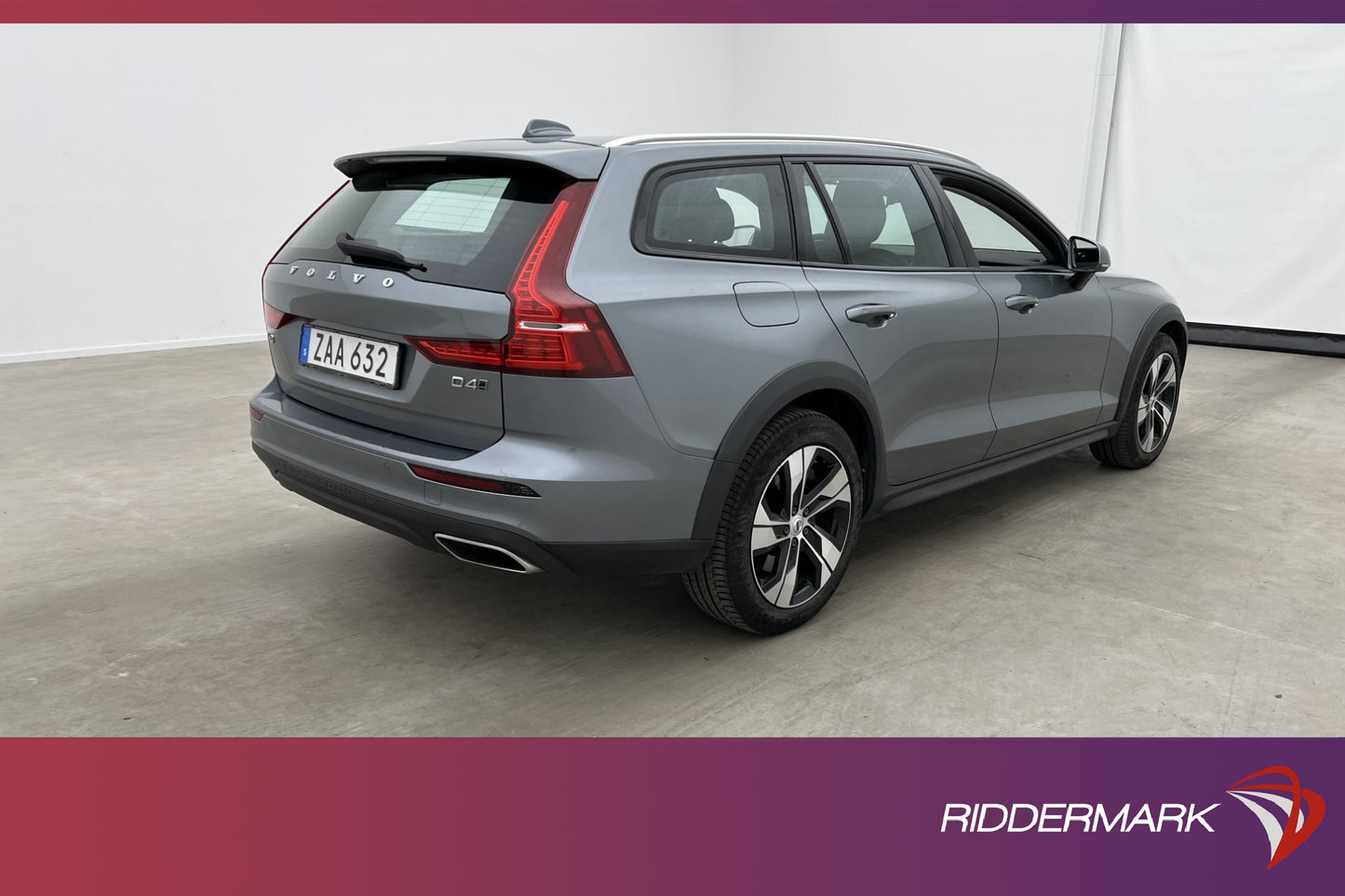 Volvo V60 Cross Country D4 AWD Momentum VOC Värmare CarPlay