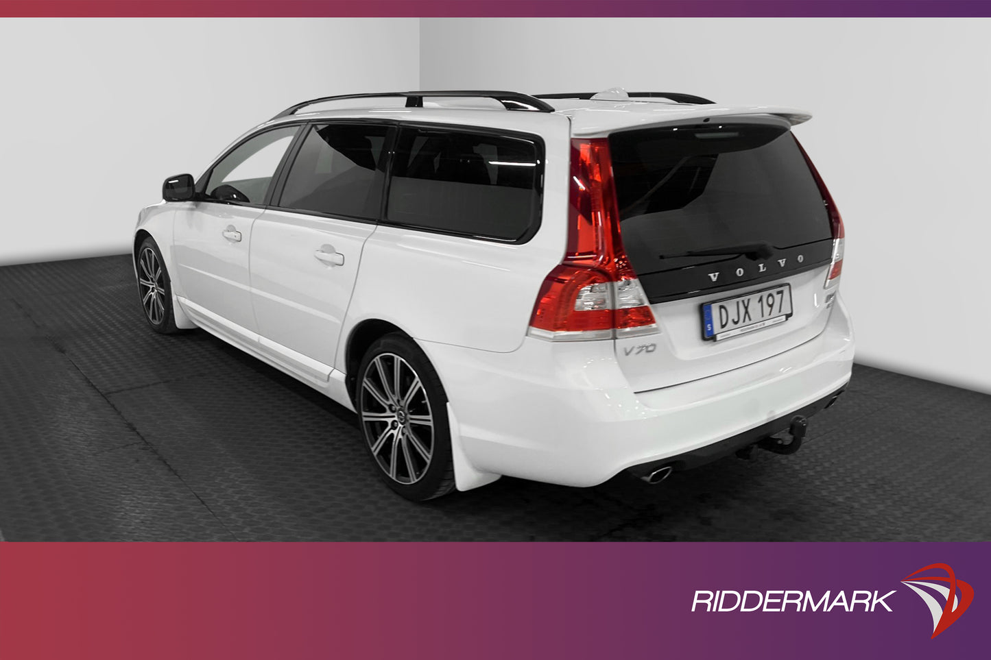 Volvo V70 D4 AWD 181hk Dynamic VOC D-Värmare Skinn Drag Navi