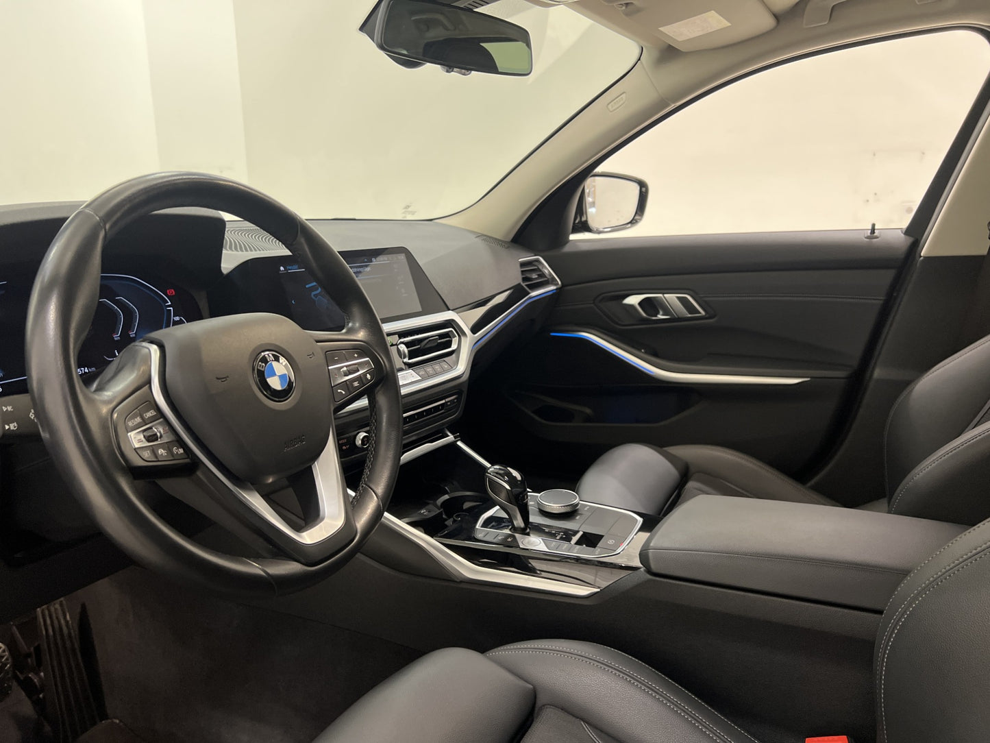 BMW 330 e xDrive 292hk Sport line Cockpit Navi Drag MOMS