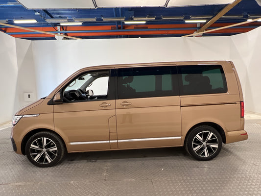 Volkswagen Multivan Highline 199hk DSG Värmare Cockpit Moms