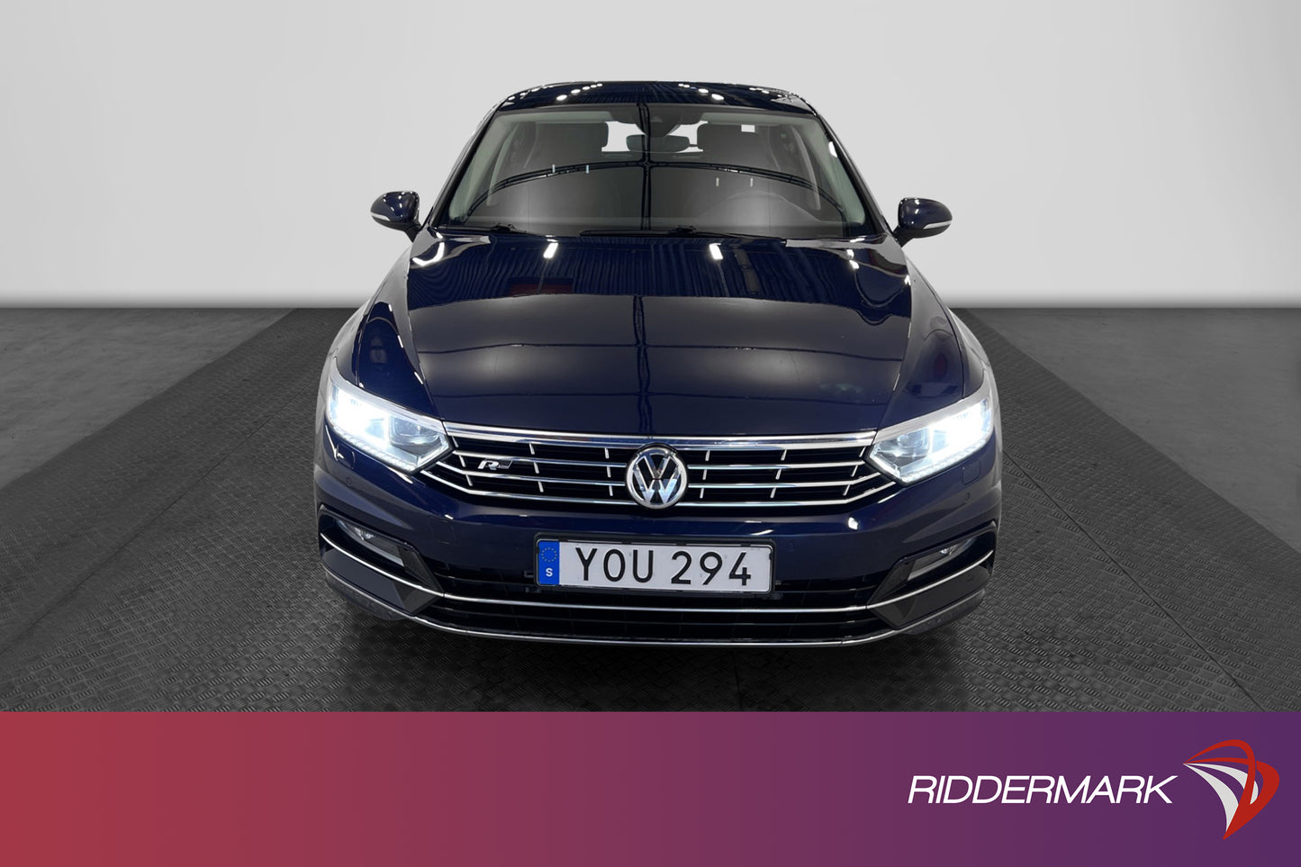 Volkswagen Passat 220hk R-Line Värmare Pano Skinn Drag BLIS