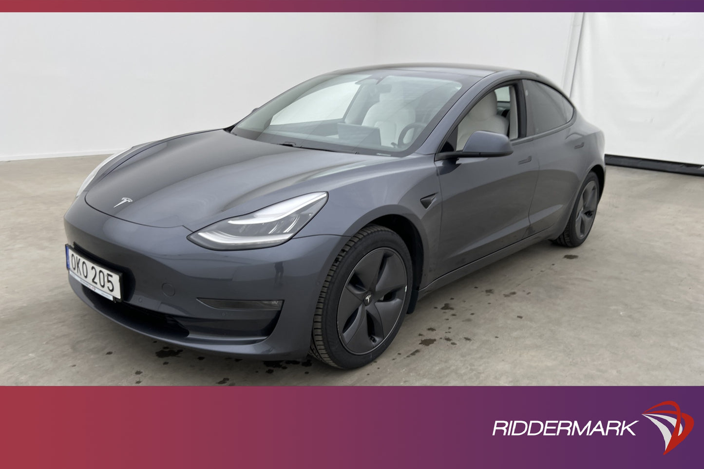 Tesla Model 3 Long Range AWD 440hk Ljus interiör Autopilot