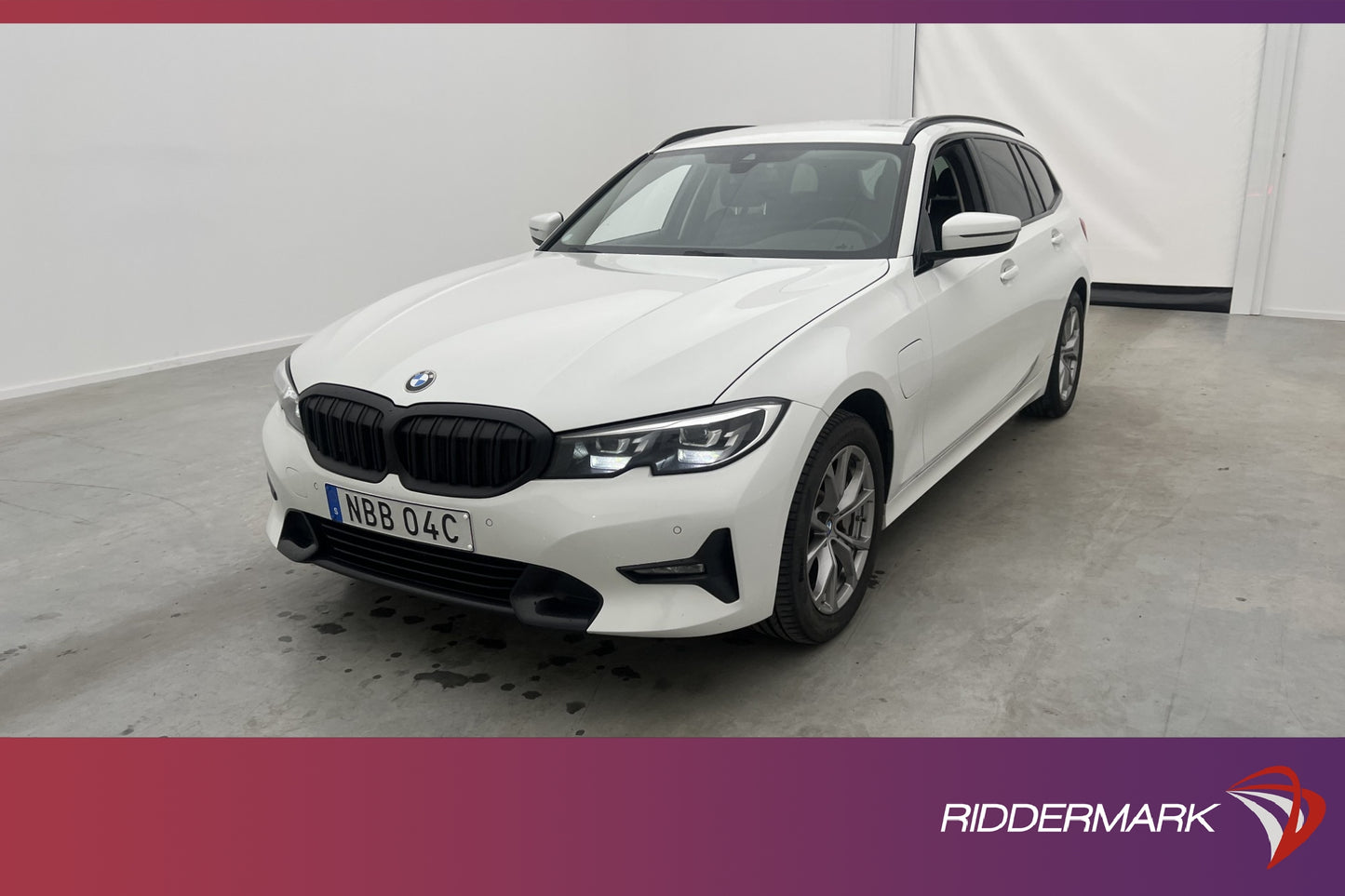 BMW 330e xDrive Touring Sport line Navi Ambient Dragkrok