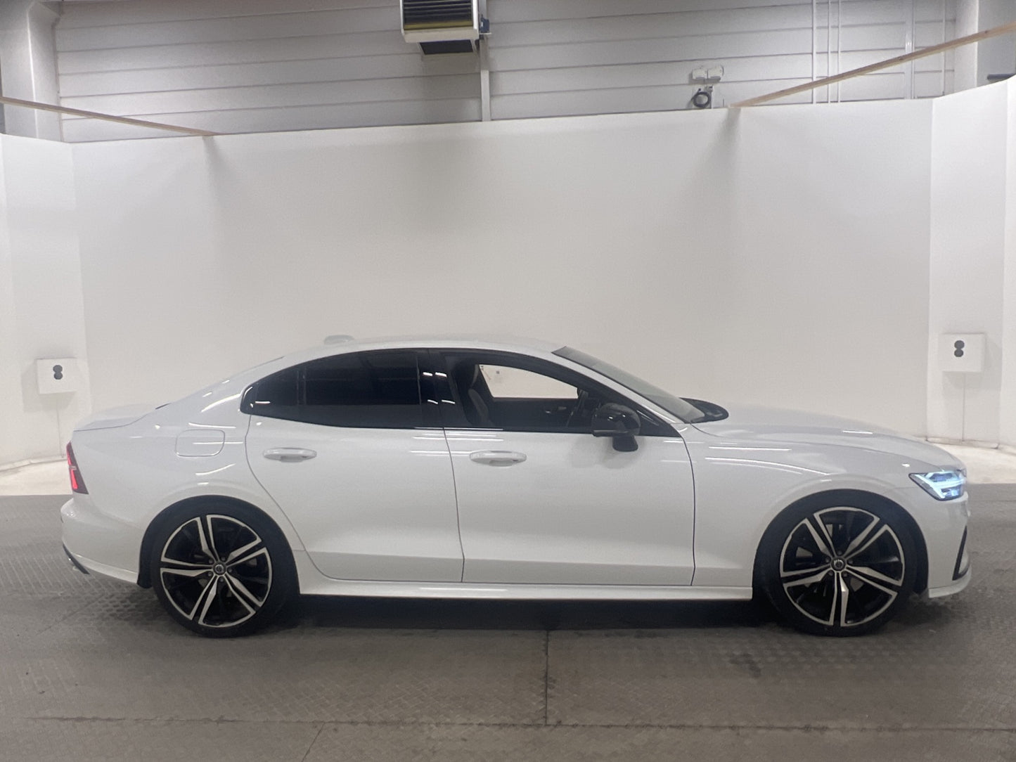 Volvo S60 T5 250hk R-Design VOC 360° Blis HUD Drag Värmare