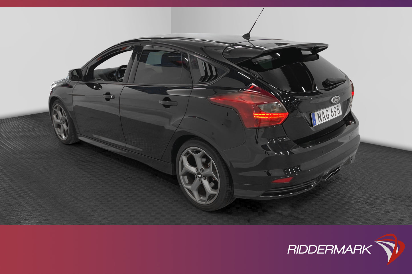 Ford Focus ST 250hk RECARO Panorama Skinn Navi