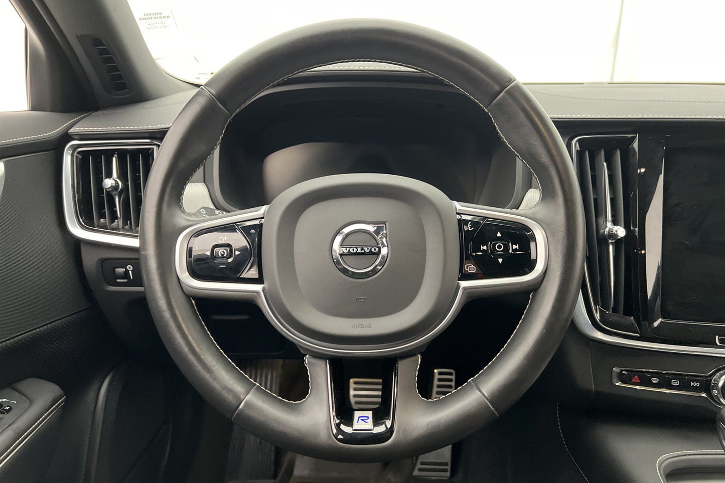 Volvo V90 D3e 150hk R-Design VOC Värm CarPlay Sensorer Drag