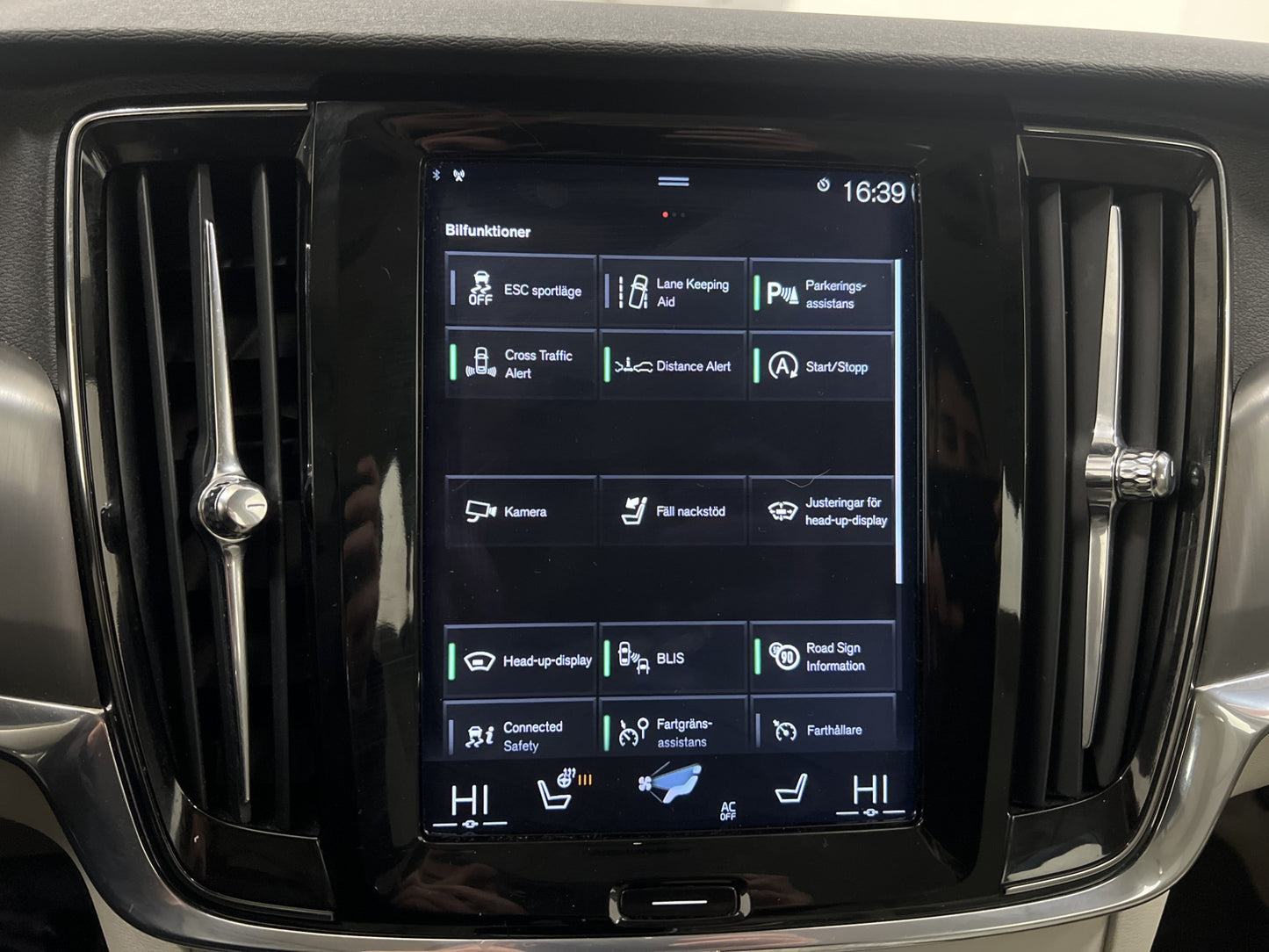 Volvo V90 D3 Advanced VOC Värm HUD Kamera BLIS Keyless Drag