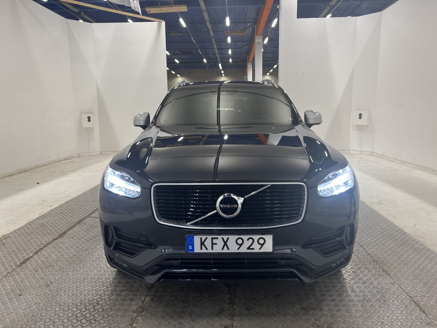 Volvo XC90 R-Design B&W Pano 7Sits Skinn HUD