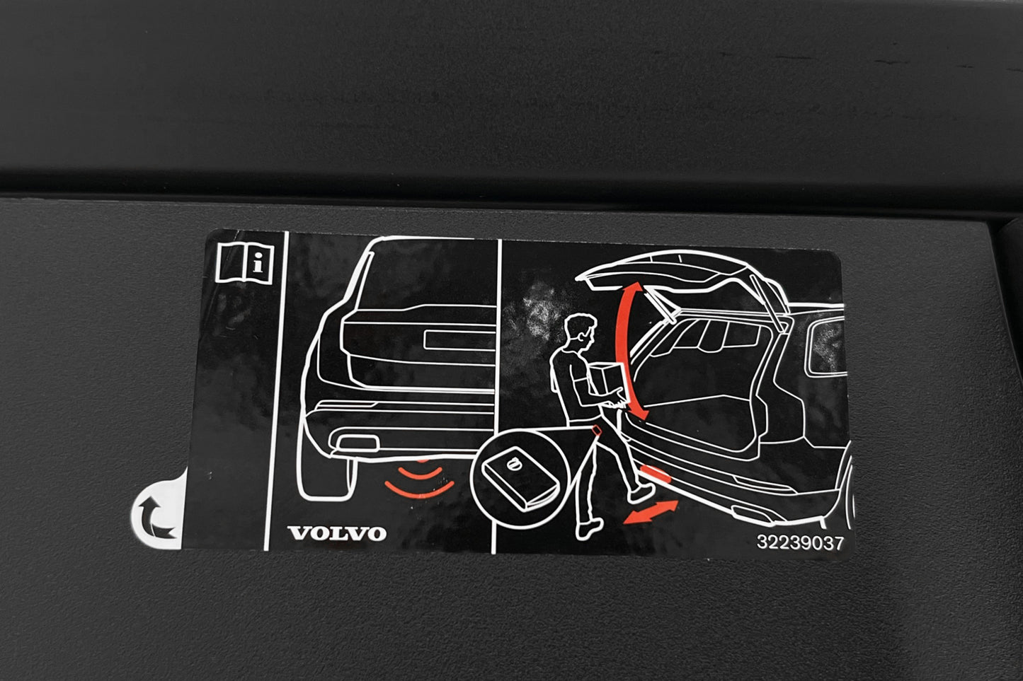 Volvo V90 T6 Recharge TwEn 340hk AWD R-Design Pano B&W HUD