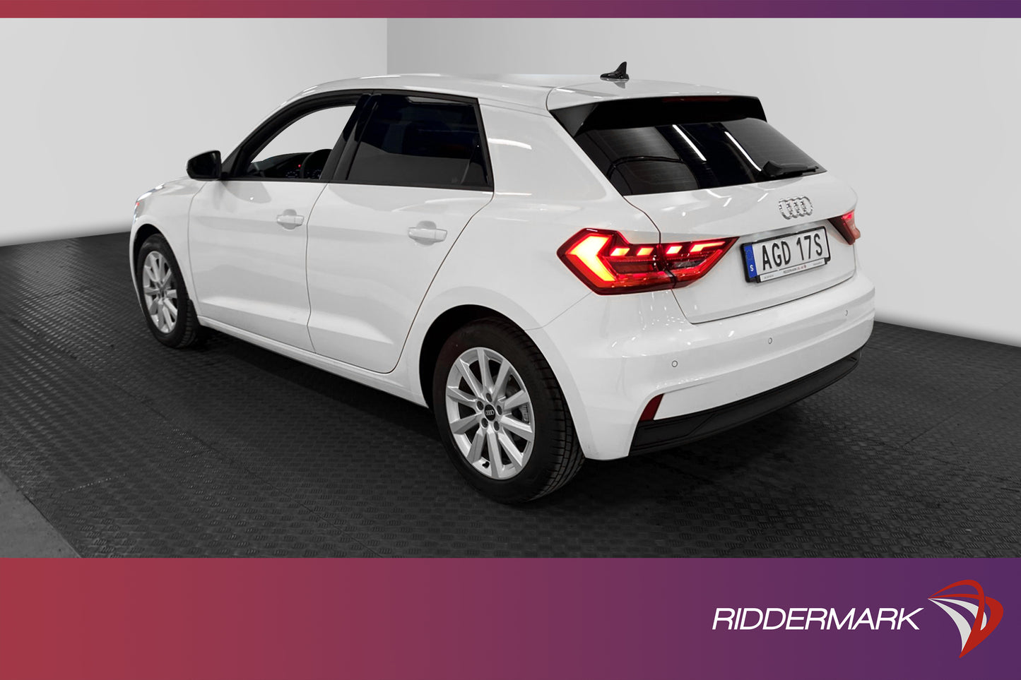 Audi A1 Sportback 30 TFSI 110hk ENDAST 310 MIL Cockpit PDC