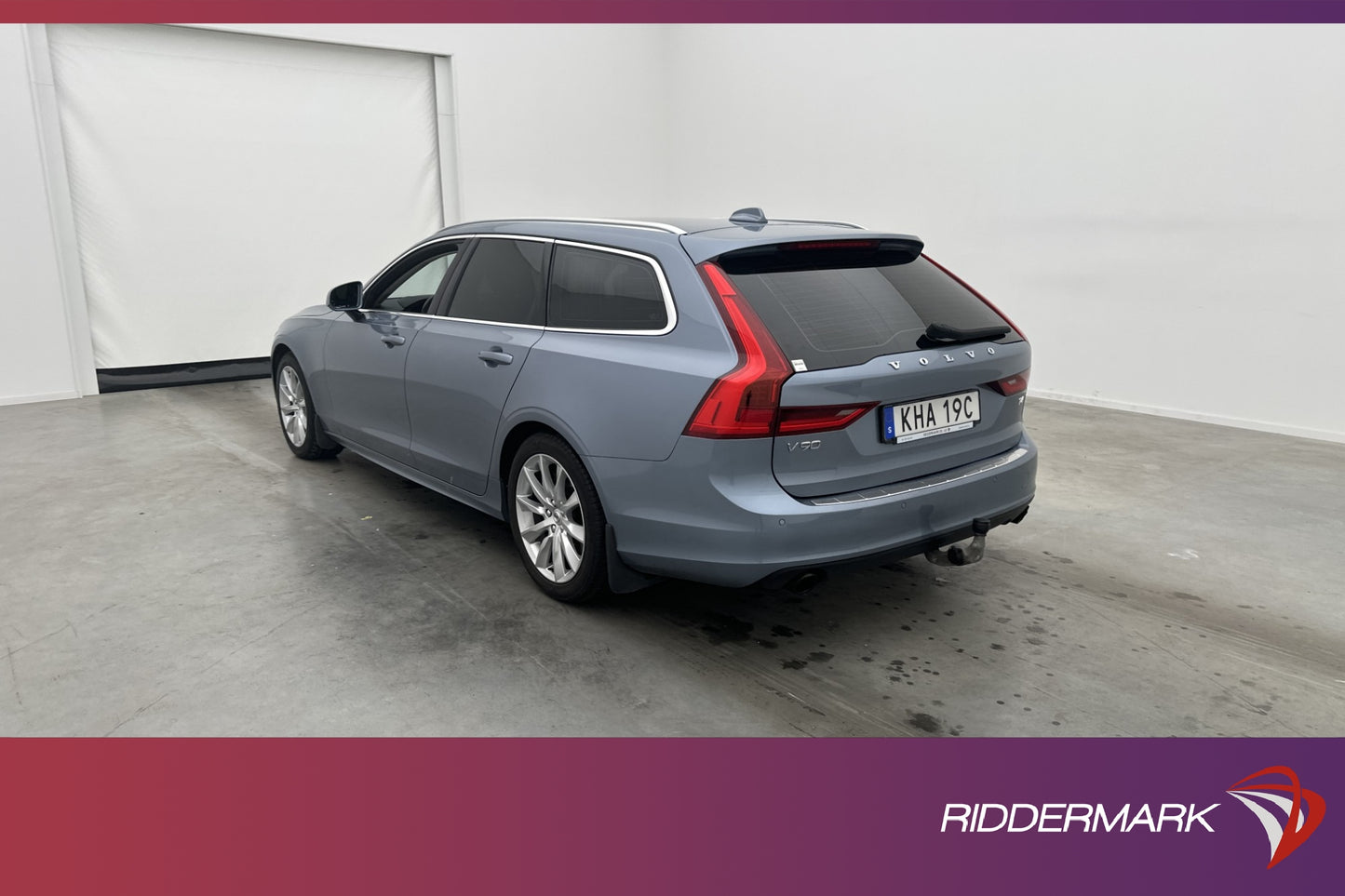 Volvo V90 T4 190hk Momentum Advanced P-Värm VOC B-Kamera GPS