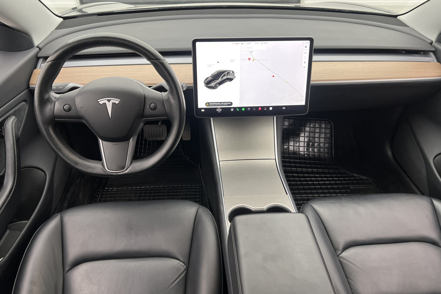 Tesla Model 3 Standard Range Plus 258hk Svensksåld Dragkrok