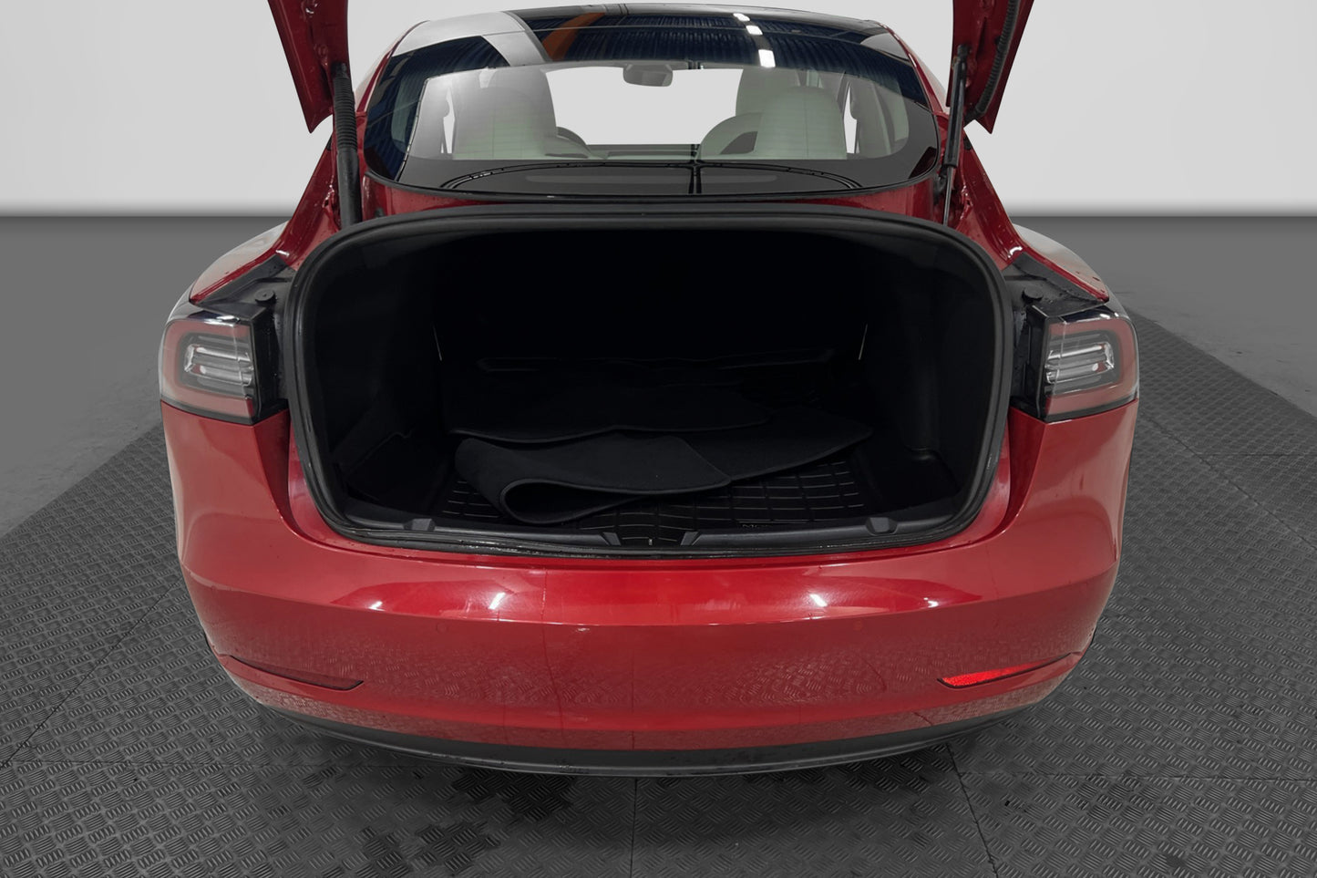 Tesla Model 3 Performance AWD  Ljus interiör Svensksåld